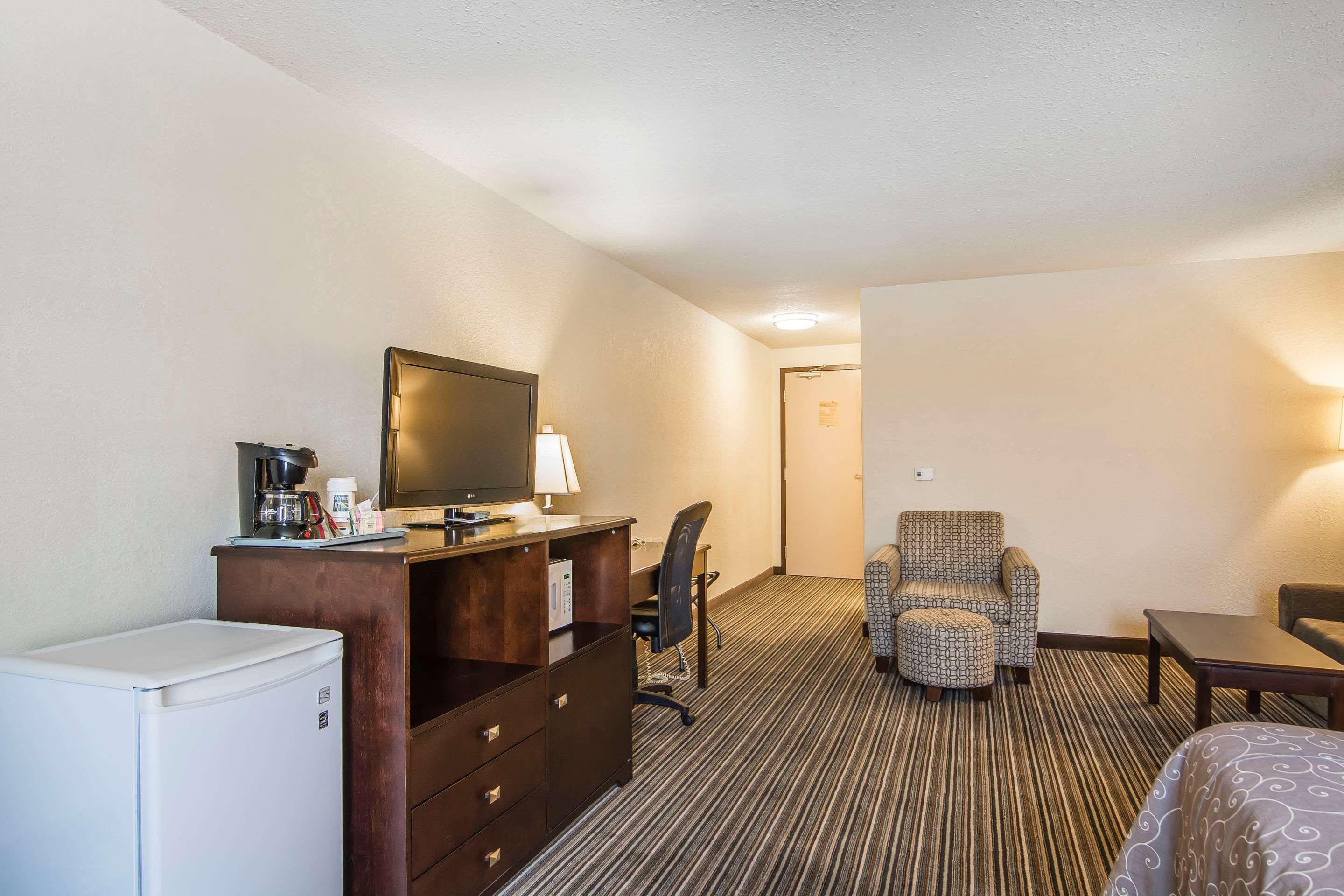 Quality Inn & Suites Yorkton Εξωτερικό φωτογραφία