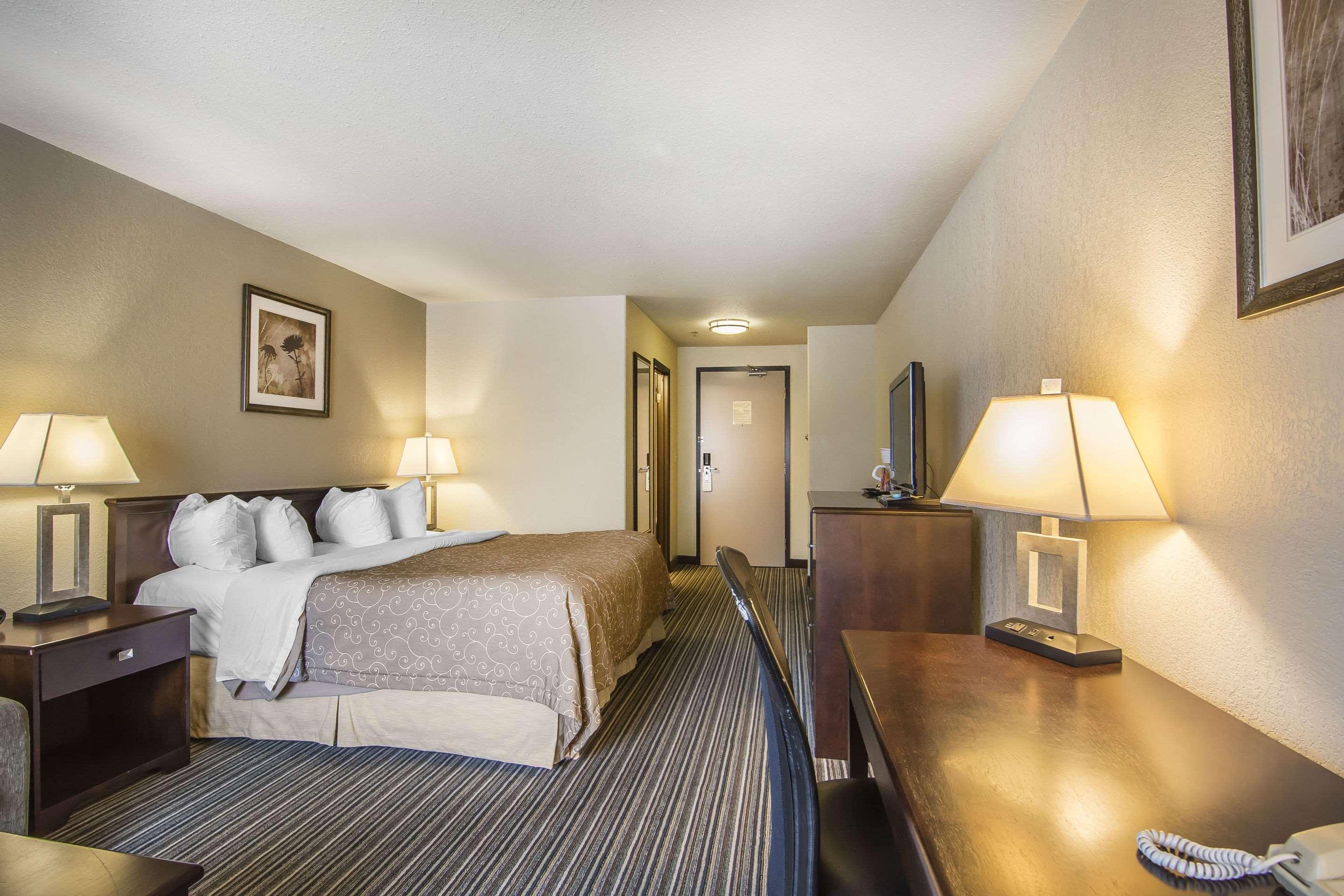 Quality Inn & Suites Yorkton Εξωτερικό φωτογραφία