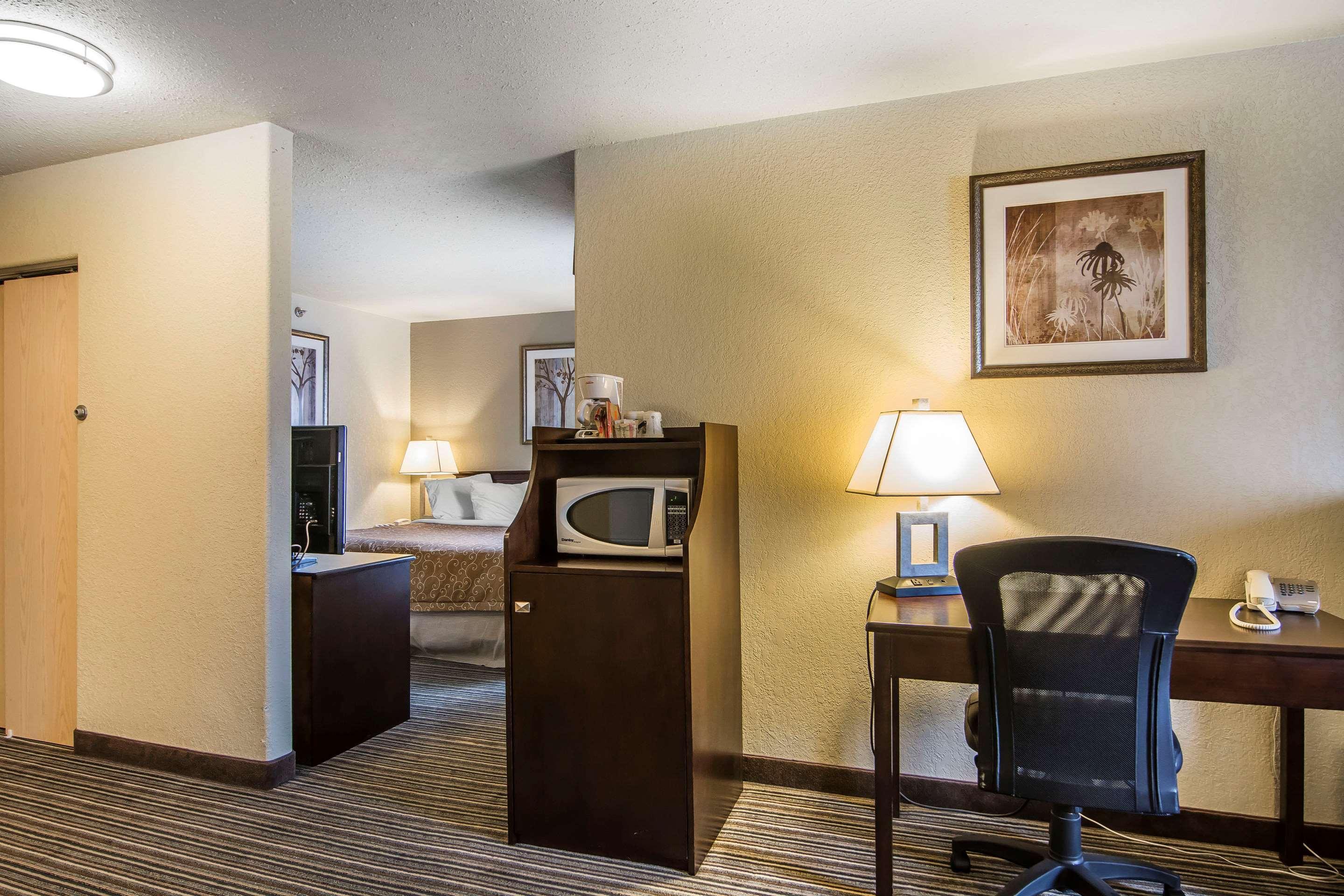 Quality Inn & Suites Yorkton Εξωτερικό φωτογραφία