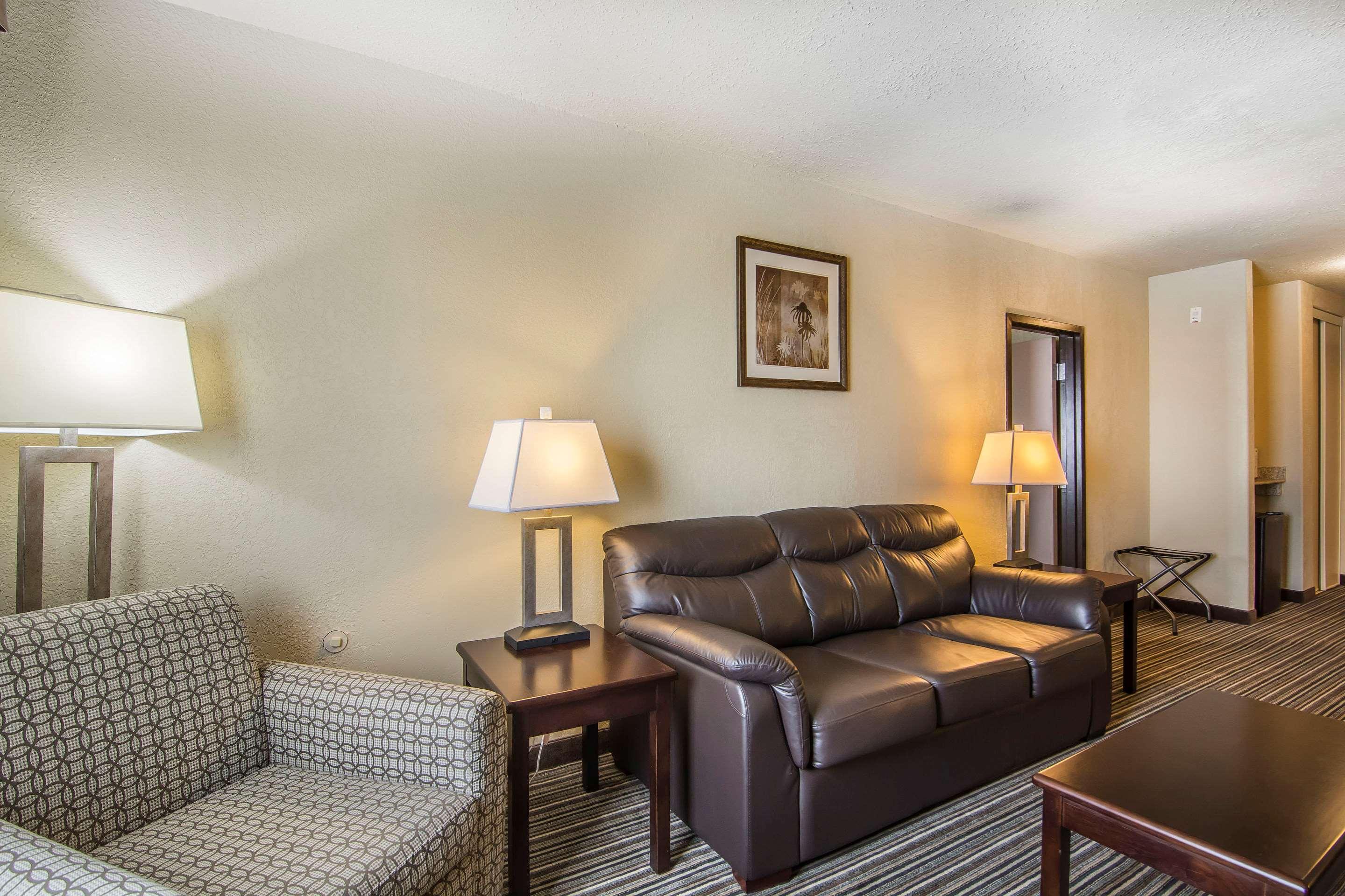 Quality Inn & Suites Yorkton Εξωτερικό φωτογραφία