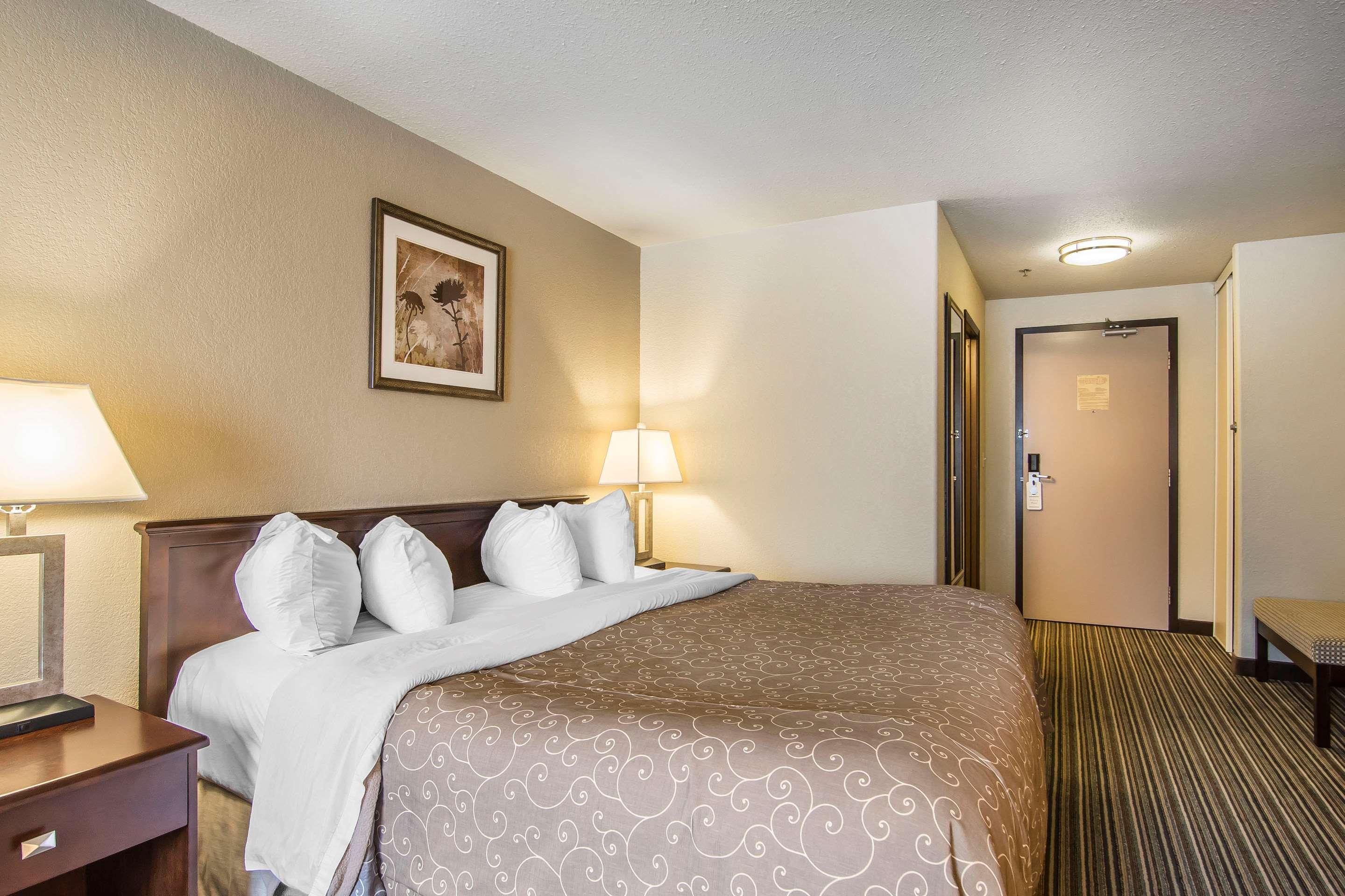 Quality Inn & Suites Yorkton Εξωτερικό φωτογραφία