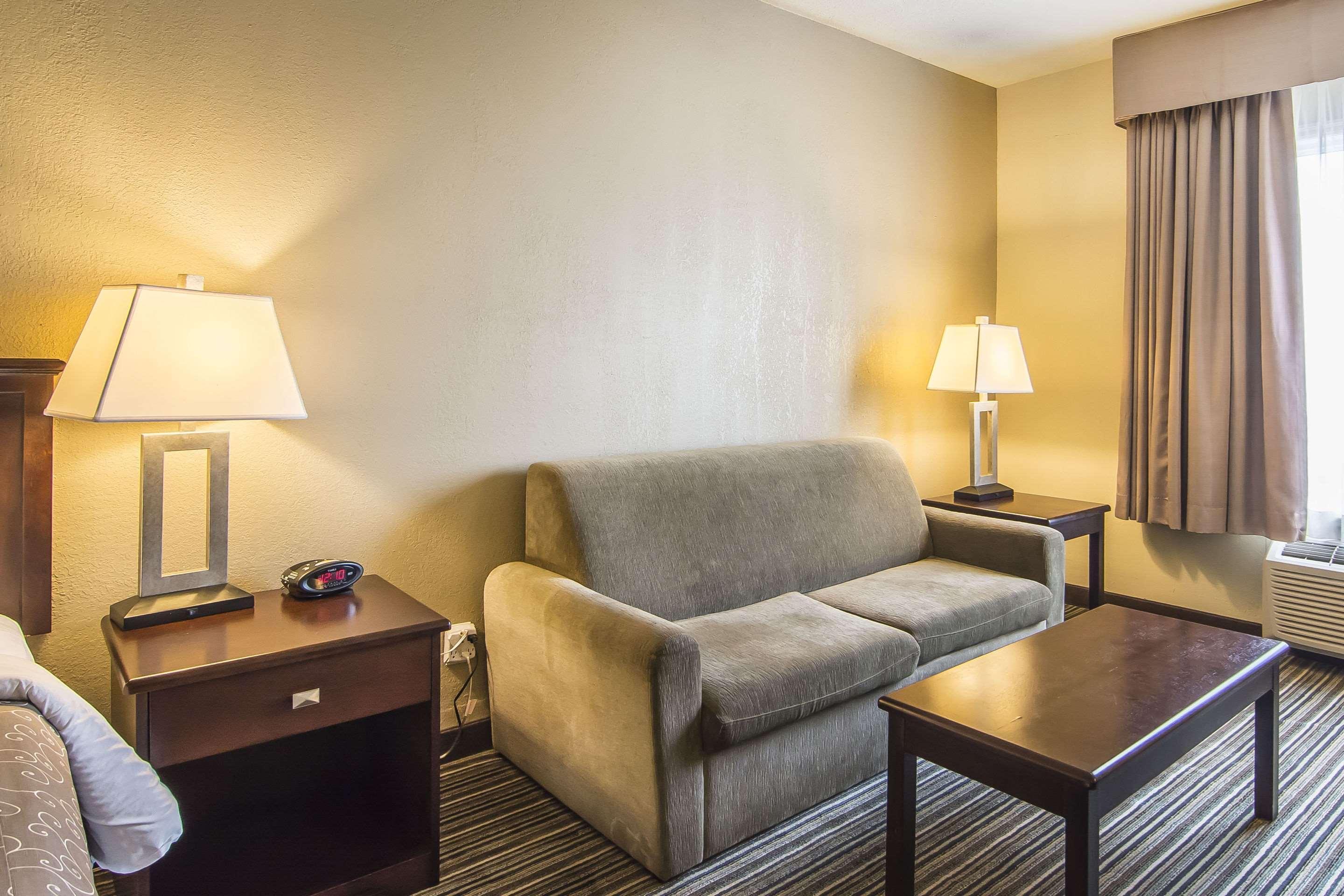 Quality Inn & Suites Yorkton Εξωτερικό φωτογραφία