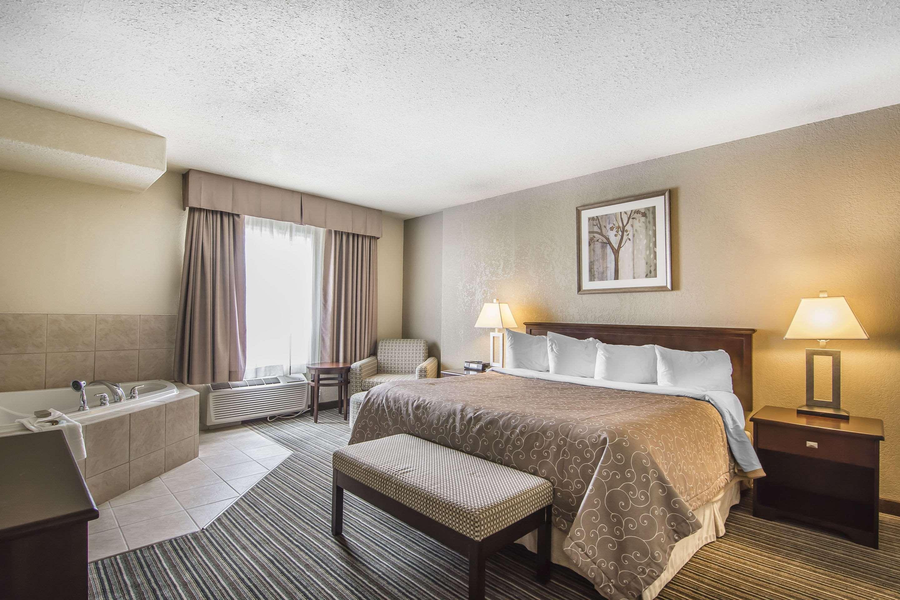 Quality Inn & Suites Yorkton Εξωτερικό φωτογραφία