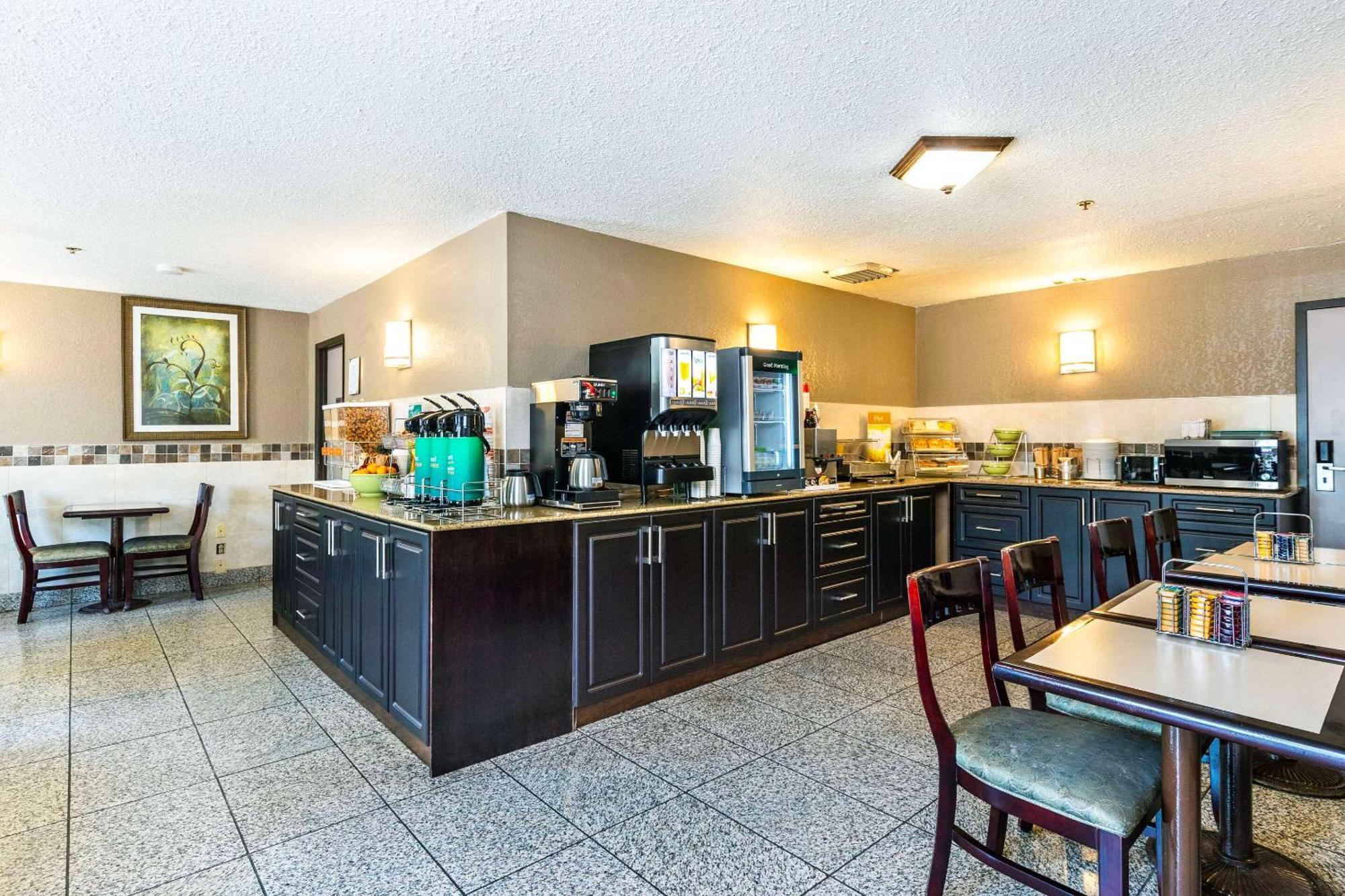 Quality Inn & Suites Yorkton Εξωτερικό φωτογραφία