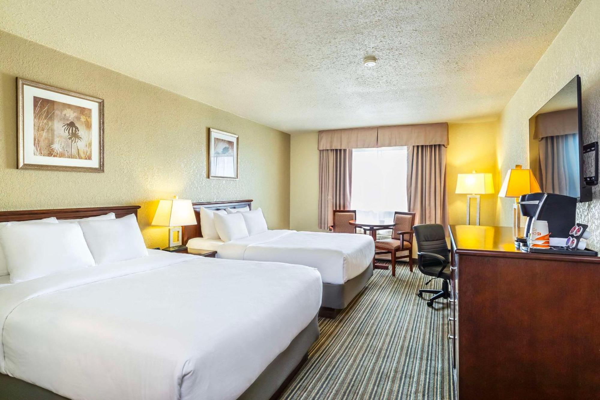 Quality Inn & Suites Yorkton Εξωτερικό φωτογραφία