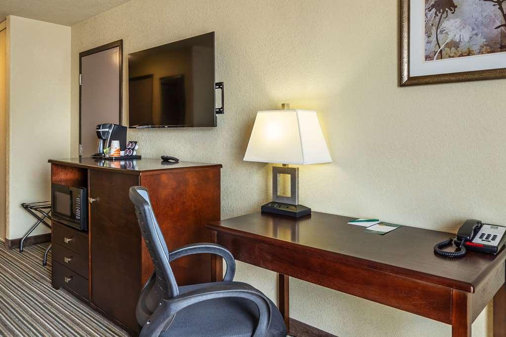 Quality Inn & Suites Yorkton Δωμάτιο φωτογραφία