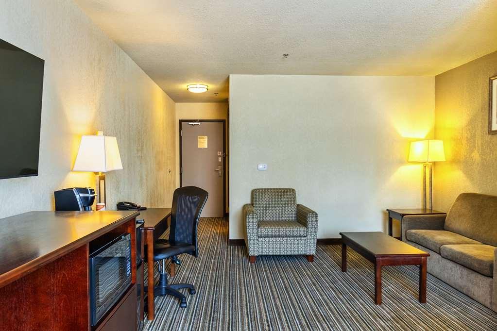 Quality Inn & Suites Yorkton Δωμάτιο φωτογραφία