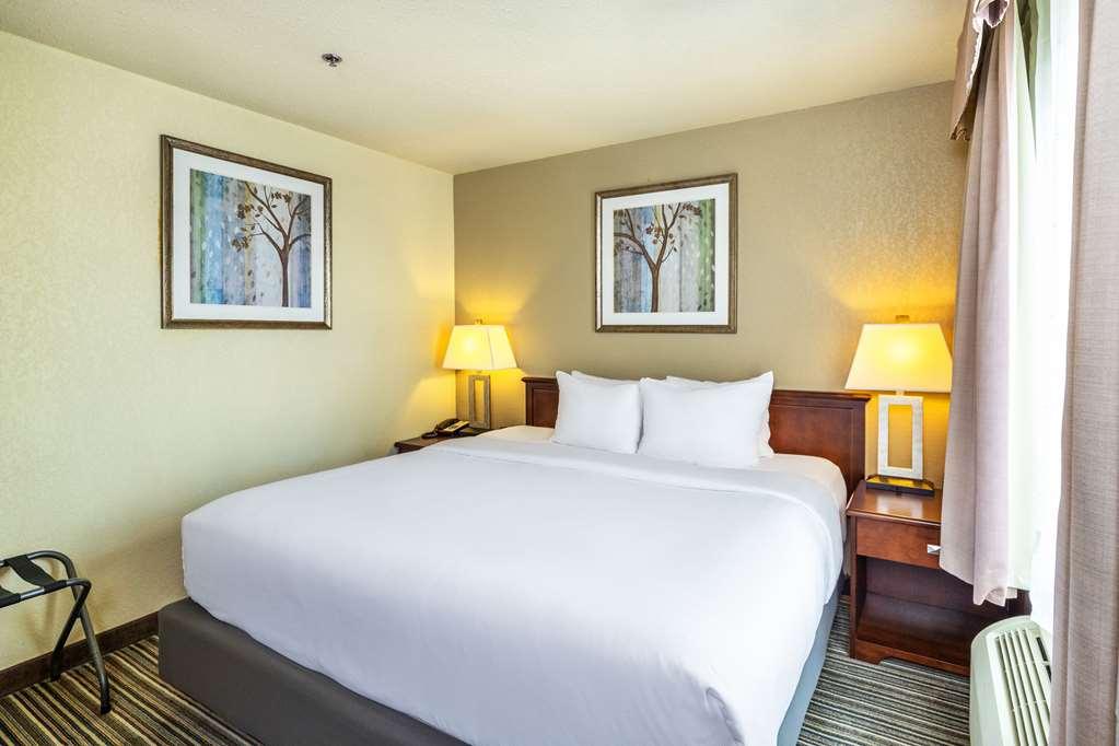 Quality Inn & Suites Yorkton Δωμάτιο φωτογραφία